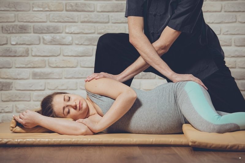 Massage bà bầu cải thiện giấc ngủ
