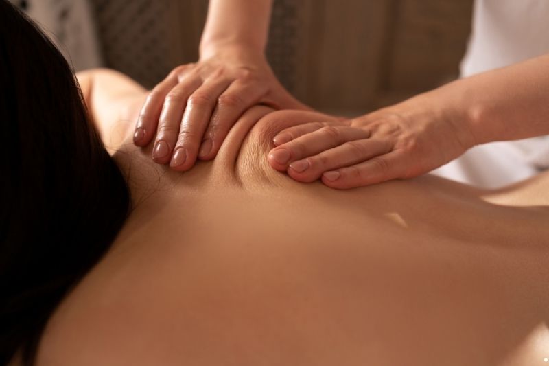 Lợi ích của việc massage lưng bạn nên biết
