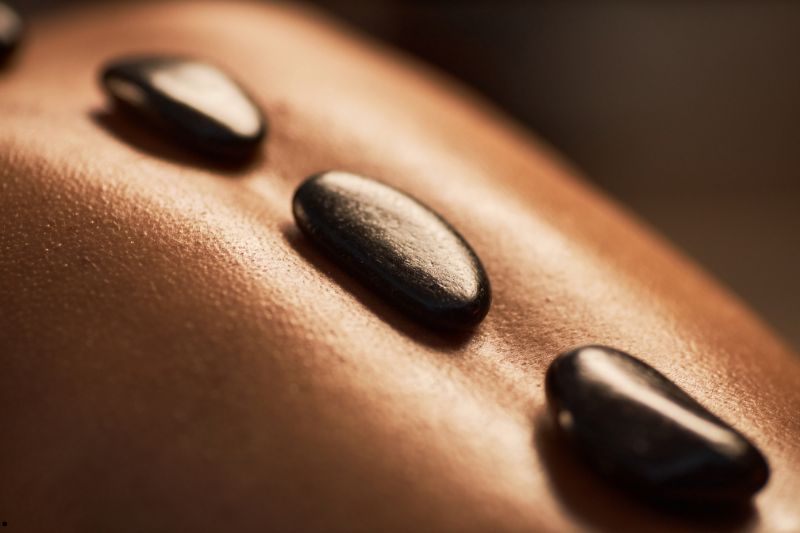 Các bước massage đá nóng