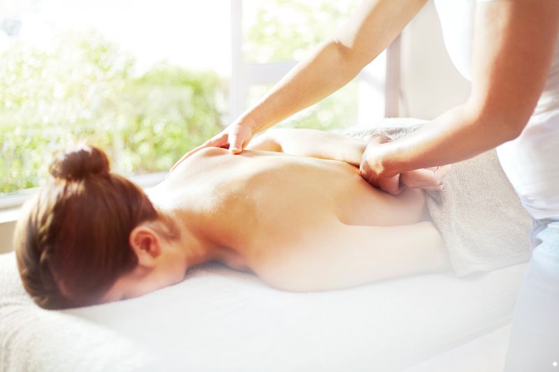 Tận hưởng từng trải nghiệm thư giãn tuyệt vời Massage tại khách sạn của Massage Pro