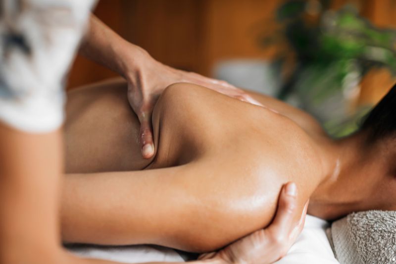 Tinh dầu massage tốt cho sức khoẻ